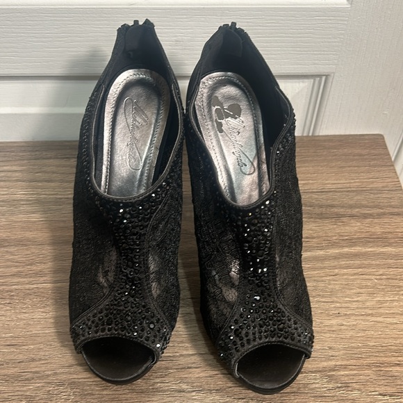 MICHAELANGELO BLACK LACE BEADED HIGH HEELS BACK ZIPPER SANDALS SIZE 8 - Picture 2 of 10